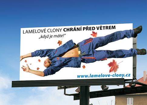 Podzimní reklamní kapmaň na lamelové clony firmy Portaflex, které chrání nejen před větrem (2013) - reklamní agentura Atelier 8